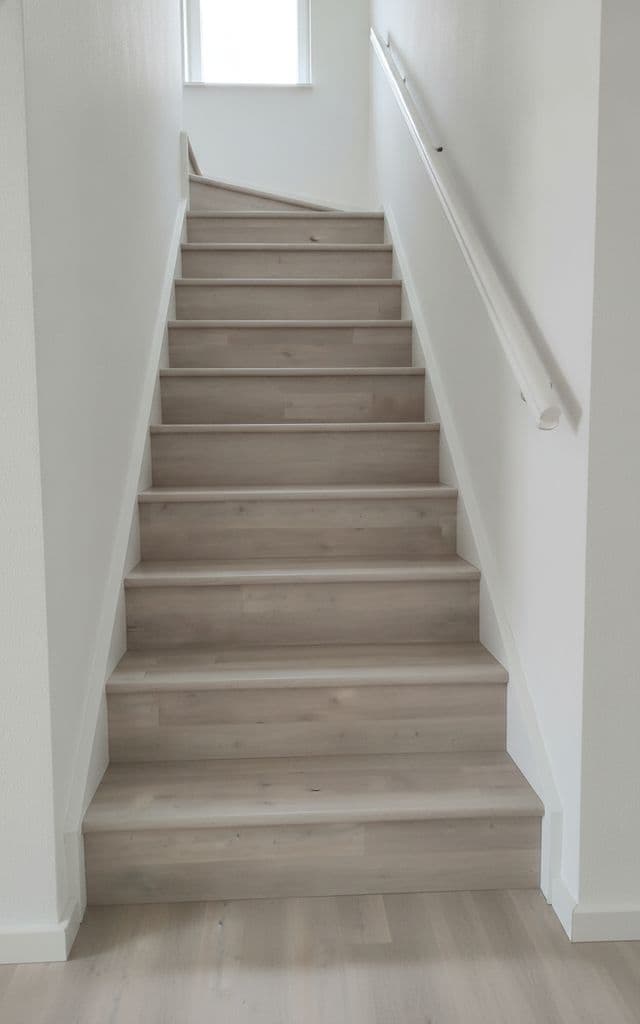 Traptredenset Attico 860
